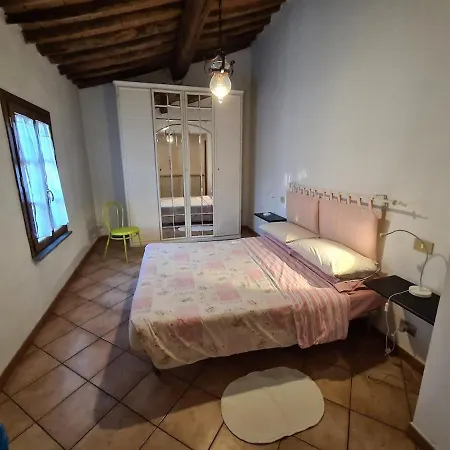 Charming Base In Tuscany Apartmán